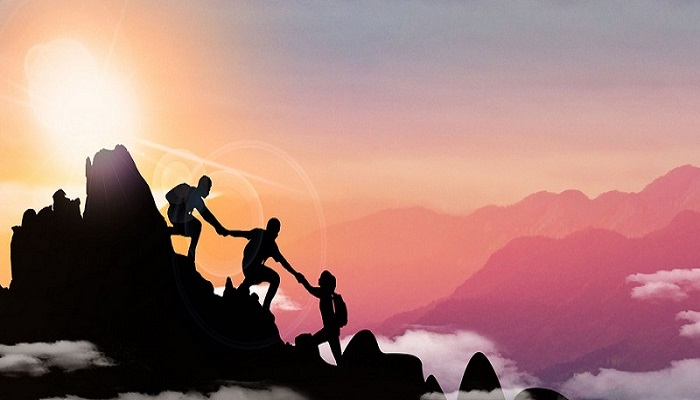 约爬山拍照是什么梗