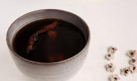 止咳润嗓汤:枇杷叶蜜枣汤的做法