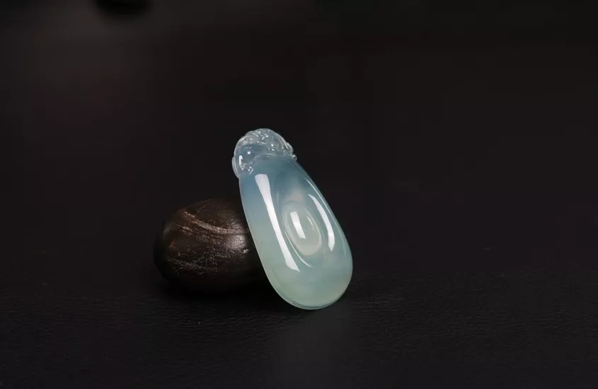 水种翡翠如何鉴别真假的方法(快速识别的技巧分享)