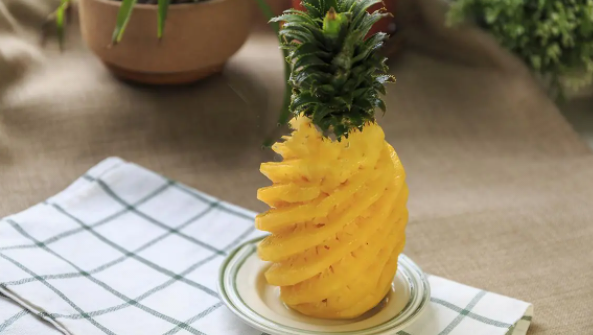 菠萝泡盐水是什么原理(菠萝泡盐水的好处有哪些)