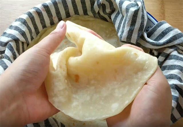 40秒出锅快速做饼方法，烙制不用一滴油，柔软劲道，个个鼓起大泡